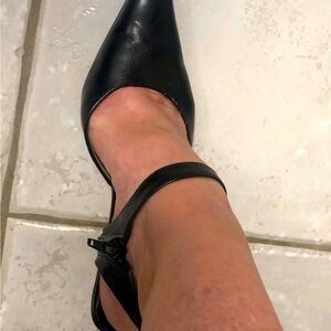 Bellini Black Leather Kitten Heels 7.5 M Silver Side Ankle Zip